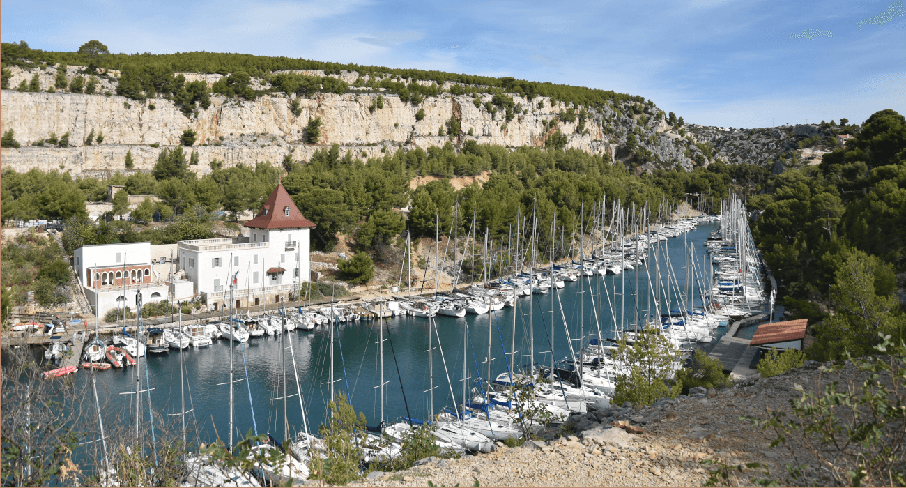Vue d'en haut de Port-Miou