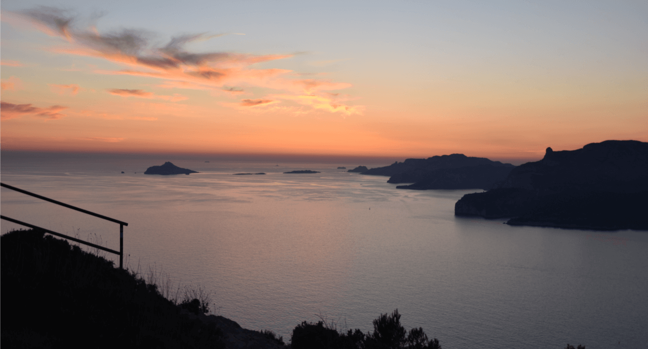 Vue sur la mer depuis la route des Crêtes