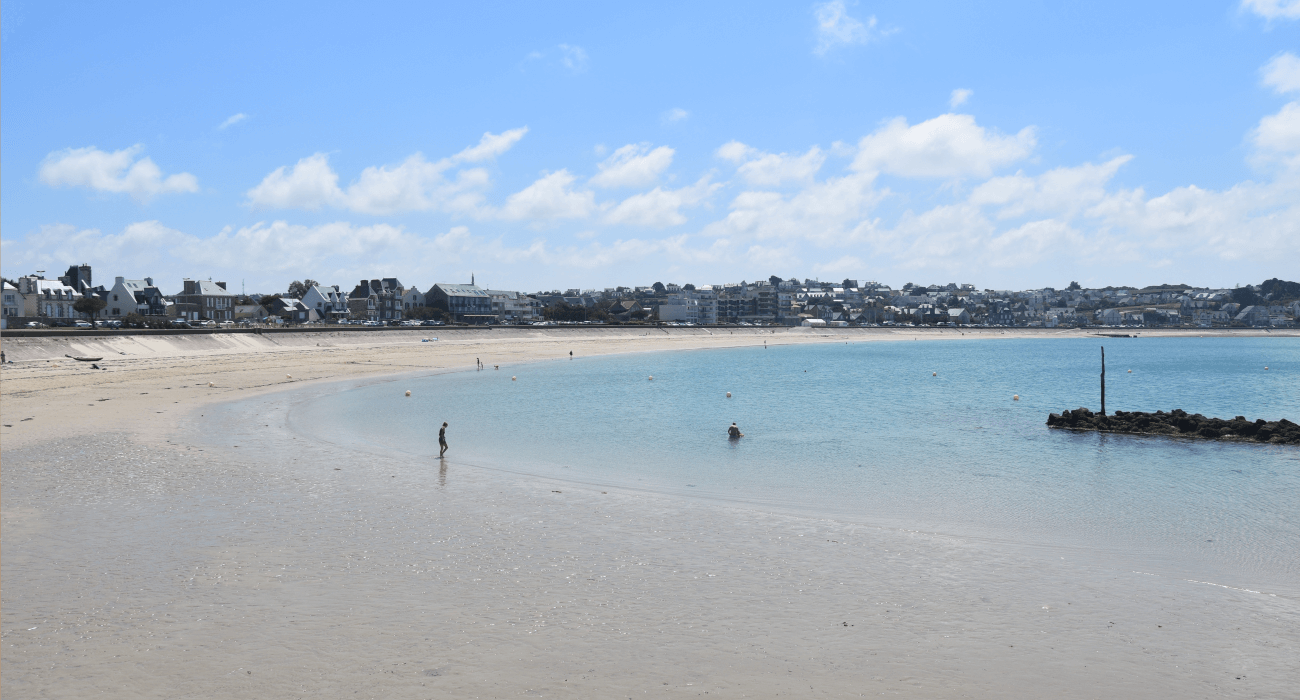 Plage près du centre-ville d'Erquy
