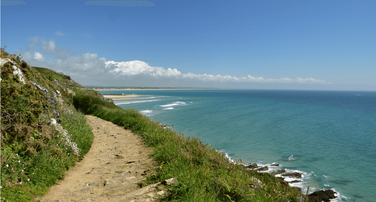 Chemin auprès des falaises de Barneville-Carteret
