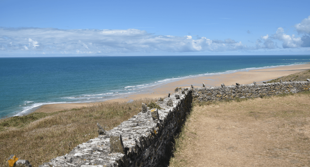 Mur de pierre au Cap de Carteret